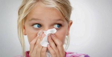 Le mucus visqueux s'accumule constamment dans la gorge d'un adulte - causes et traitement Le mucus dans la gorge gêne la respiration